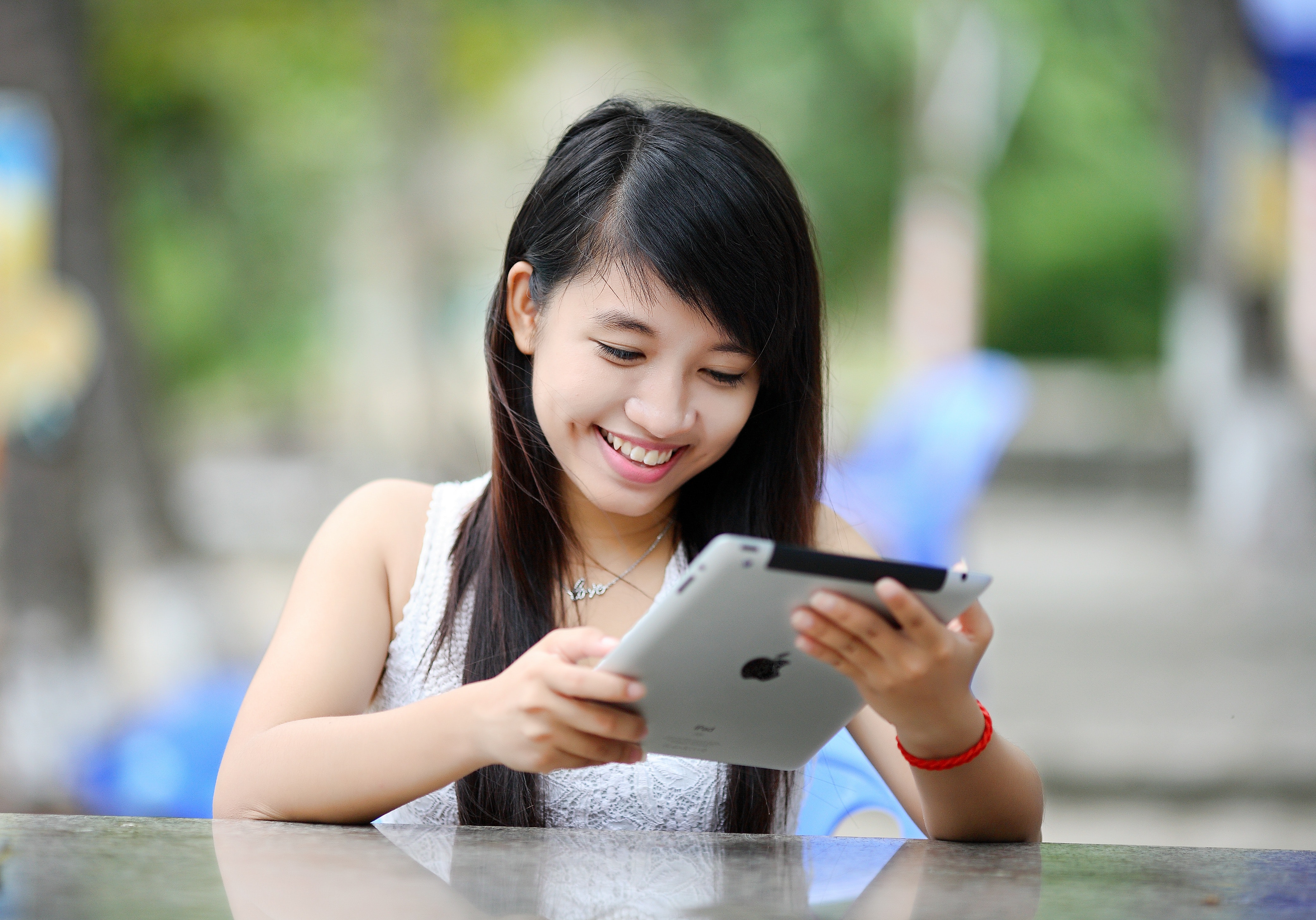 一人暮らしならWiFiと光回線どっちがお得?料金や速度など色々と比較してみた